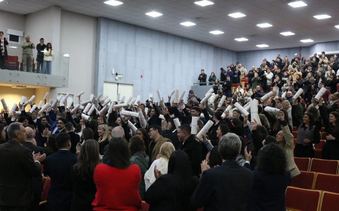 Sociales celebró una nueva ceremonia de colación con más de 100 graduados y graduadas